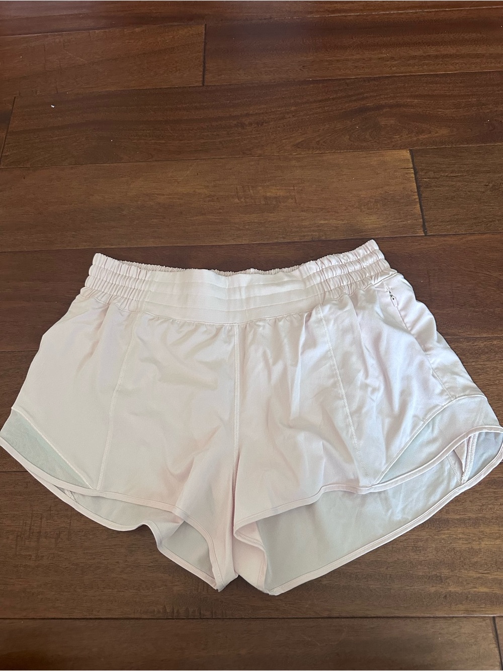 lululemon Hotty Hot HR Short 2.5” *Lined light pink